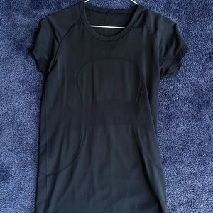 lululemon size 8 swiftly tech shirt
